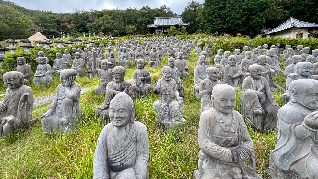 姫路の太陽公園の石のエリアで世界巡り【一時帰国2025 Part4④